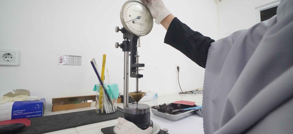 research and development champoil indolumas grease