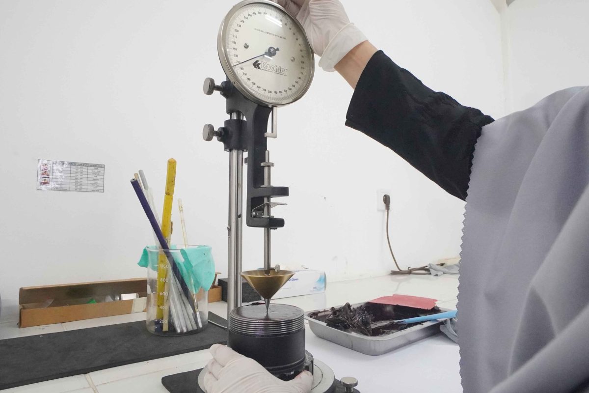 research and development champoil indolumas grease