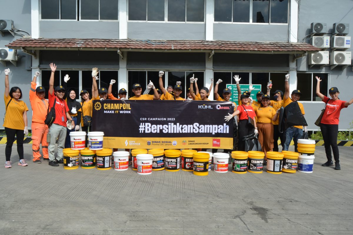 CSR Bersihkan Sampah